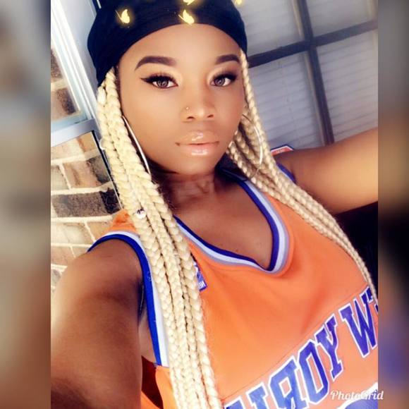 Meet your Posher, Valentina - Picture 1 of 1